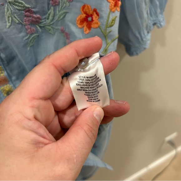 Women’s Johnny Was Evangeline Smocked Shirt, Blue, Small - Picture 4 of 6